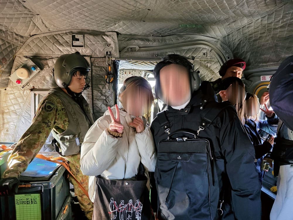 機内での記念写真